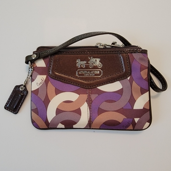 Coach Handbags - NWOT Coach Wristlet